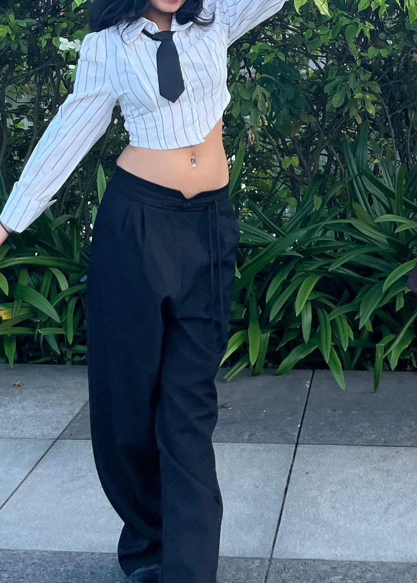 ayenaannya's tweet image. Waist media 2