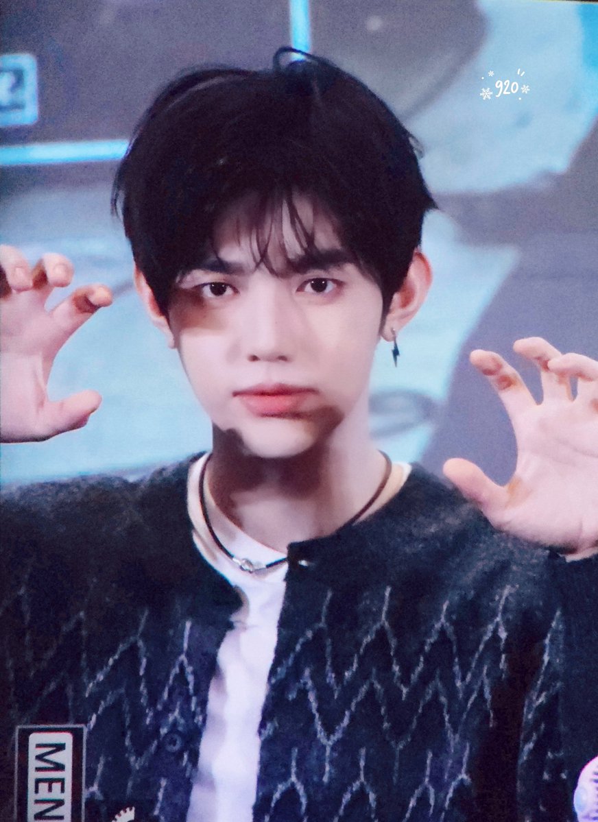 hao725920's tweet image. 251122 스타리버사인회
오늘은 강아지~
#장하오 #ZHANGHAO #章昊 #ZEROBASEONE  #ZB1