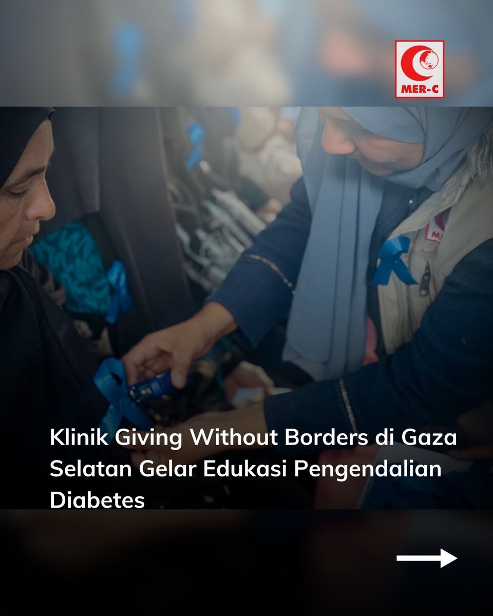 mercindonesia's tweet photo. Klinik Giving Without Borders di Gaza Selatan Gelar Edukasi Pengendalian Diabetes

Gaza – Klinik Giving Without Borders di Khan Younis, Gaza Selatan, pada Selasa (18/11) menggelar edukasi tentang pencegahan dan pengendalian diabetes, bertepatan dengan peringatan Hari Diabetes Sedunia.

Kegiatan ini berlangsung meski di tengah keterbatasan akibat blokade dan agresi yang masih terus dilakukan oleh penjajah Israel.

“Penjelasan dan panduan disampaikan oleh Tim Dukungan Psikososial dan Tim Edukasi Kesehatan kami, yang memberikan kiat praktis serta menjawab pertanyaan pasien,” ujar Direktur Klinik Giving Without Borders, Dr. Yousif Salah Al Farra.

Kegiatan ini diikuti sekitar 25 pasien yang berpartisipasi aktif, termasuk membagikan kisah inspiratif tentang peningkatan kesehatan mereka melalui pemantauan rutin di Klinik  Giving Without Borders.

“Kegiatannya positif dan interaktif. Partisipasi dari pasien dan staf menunjukkan pentingnya kegiatan tersebut dalam meningkatkan kesadaran kesehatan masyarakat,” kata Dr. Yousif.

Dalam kegiatan kali ini, Klinik menggunakan tema warna biru yang merupakan simbol Hari Diabetes Sedunia. Sebelumnya, klinik juga menggunakan pita merah muda sebagai simbol kesadaran kanker payudara pada peringatan Pink Oktober.

Klinik Giving Without Borders, sebelumnya bernama Al Aqsa B, beroperasi atas kerja sama MER-C dengan Kementerian Kesehatan Palestina di Gaza.

Sejak dukungan MER-C bersama Kementerian Kesehatan Palestina dimulai pada 1 Desember 2024, klinik ini terus meningkatkan kapasitas dan kualitas pelayanannya. Saat ini, Giving Without Borders melayani rata-rata 1.200 pasien setiap hari.