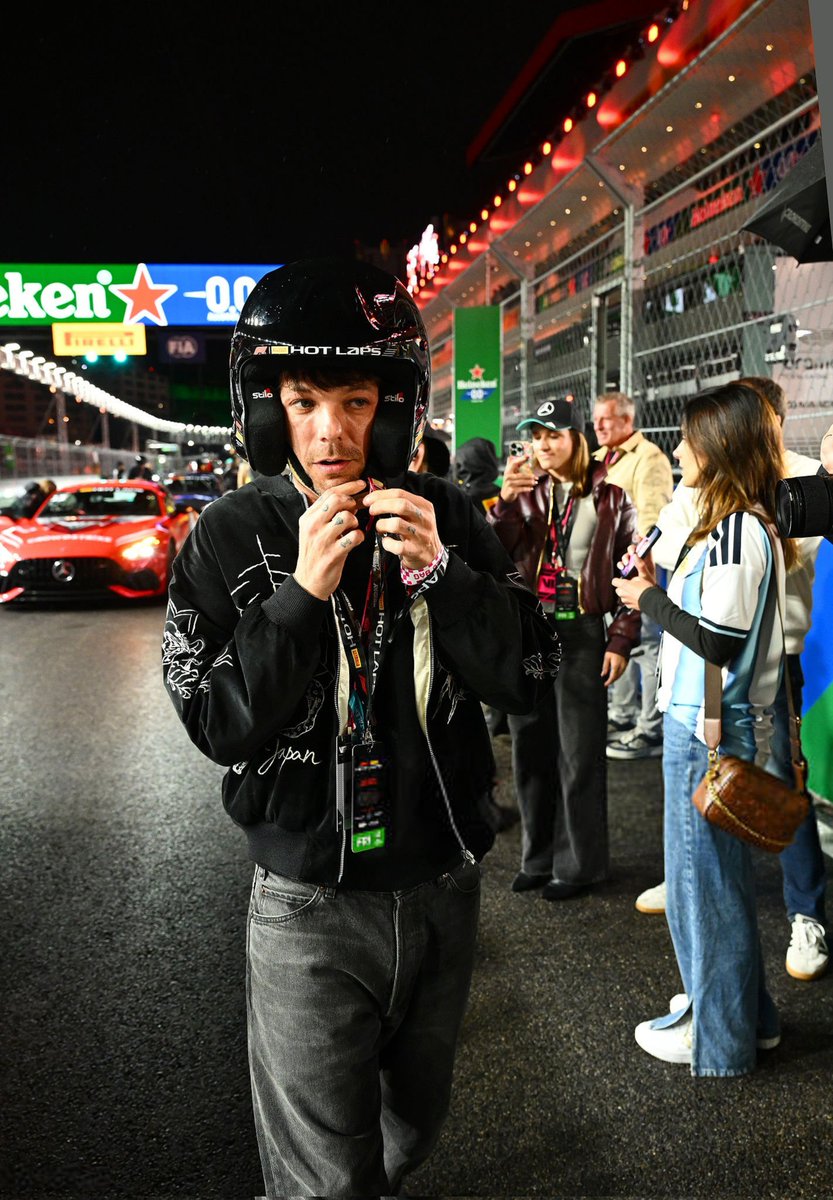 prtbrmidias's tweet image. Louis no Grand Prix de Las Vegas - (21/11).
