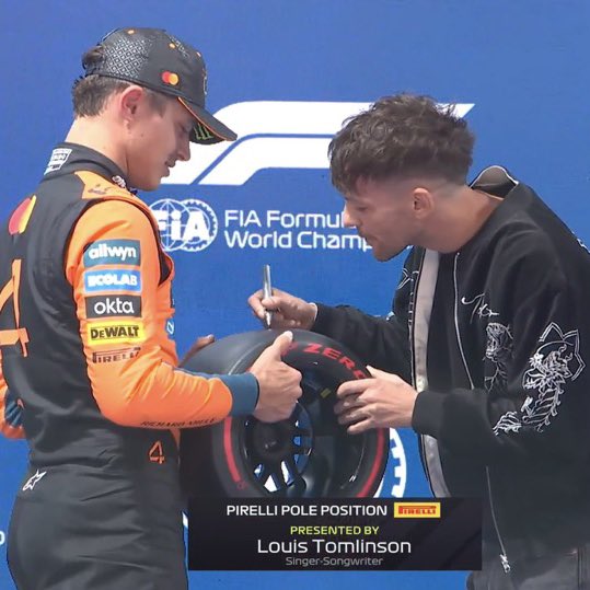 sp11girl's tweet image. si algún día te dicen que louis tomlinson no es un traidor TE ESTÁN MINTIENDO