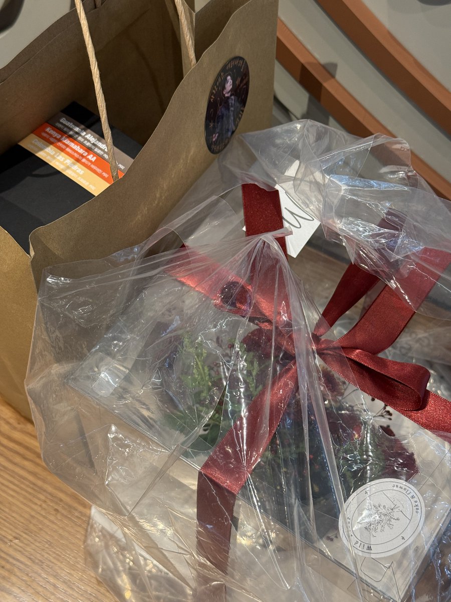 uck_support's tweet image. 욱살리 막공 서포트 전달 완료 ‧∘˳°∗˚⛟