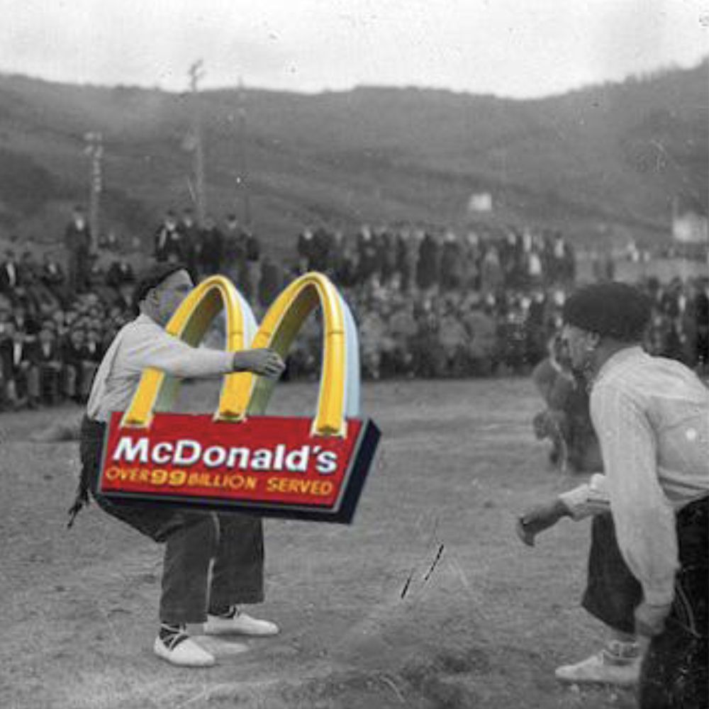 arch_zine's tweet image. #arch_zine e n g a w a afasiaarchzine.com/2025/11/e-n-g-…

-----------------------------------------------------
#built and #unbuilt architecture 
-----------------------------------------------------

#33 + e n g a w a La imagen del conflicto es implacable: la tens…