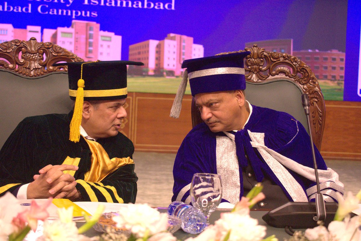 COMSATS_en's tweet image. ED COMSATS, Amb @ZakariaNafees attended Convocation of @CUIofficial Islamabad Campus; conferred Degrees &amp;amp; awarded Medals; congratulated the Graduates, Parents &amp;amp; Teachers, encouraged them to apply professional knowledge to contribute to national economy &amp;amp; strengthen society