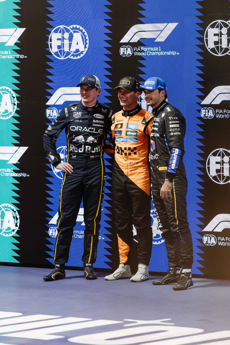 F1's tweet image. Lando. Max. Carlos. 🤩

Into parc ferme the top-three go after Quali! 📸

#F1 #LasVegasGP