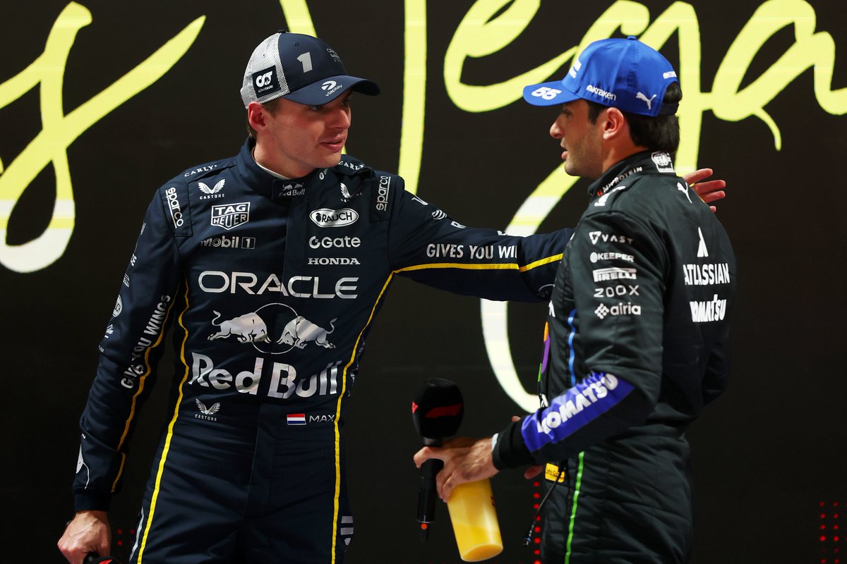 F1's tweet image. Lando. Max. Carlos. 🤩

Into parc ferme the top-three go after Quali! 📸

#F1 #LasVegasGP