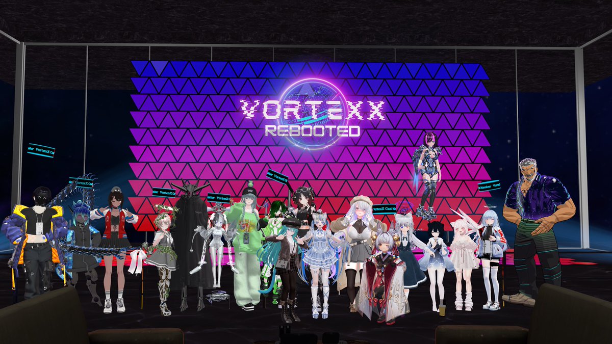 0850caress's tweet image. サイバーパンクBARイベントのVortexX初参加してきました！✨

入口からキャストさんのRPガッツリで面白いのよ！
イベント内で色々起こるのですが毎回違うらしい🤔
参加したお客さんの反応でかわることも？🤔

キャストの個々の動きやステージにも意味付けされてて勉強になりました💪
#VortexXVRC