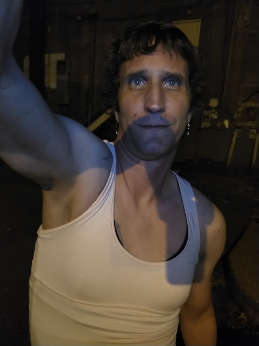 JohnnyAkins10's tweet photo. https://t.co/1RAo8TrHiX