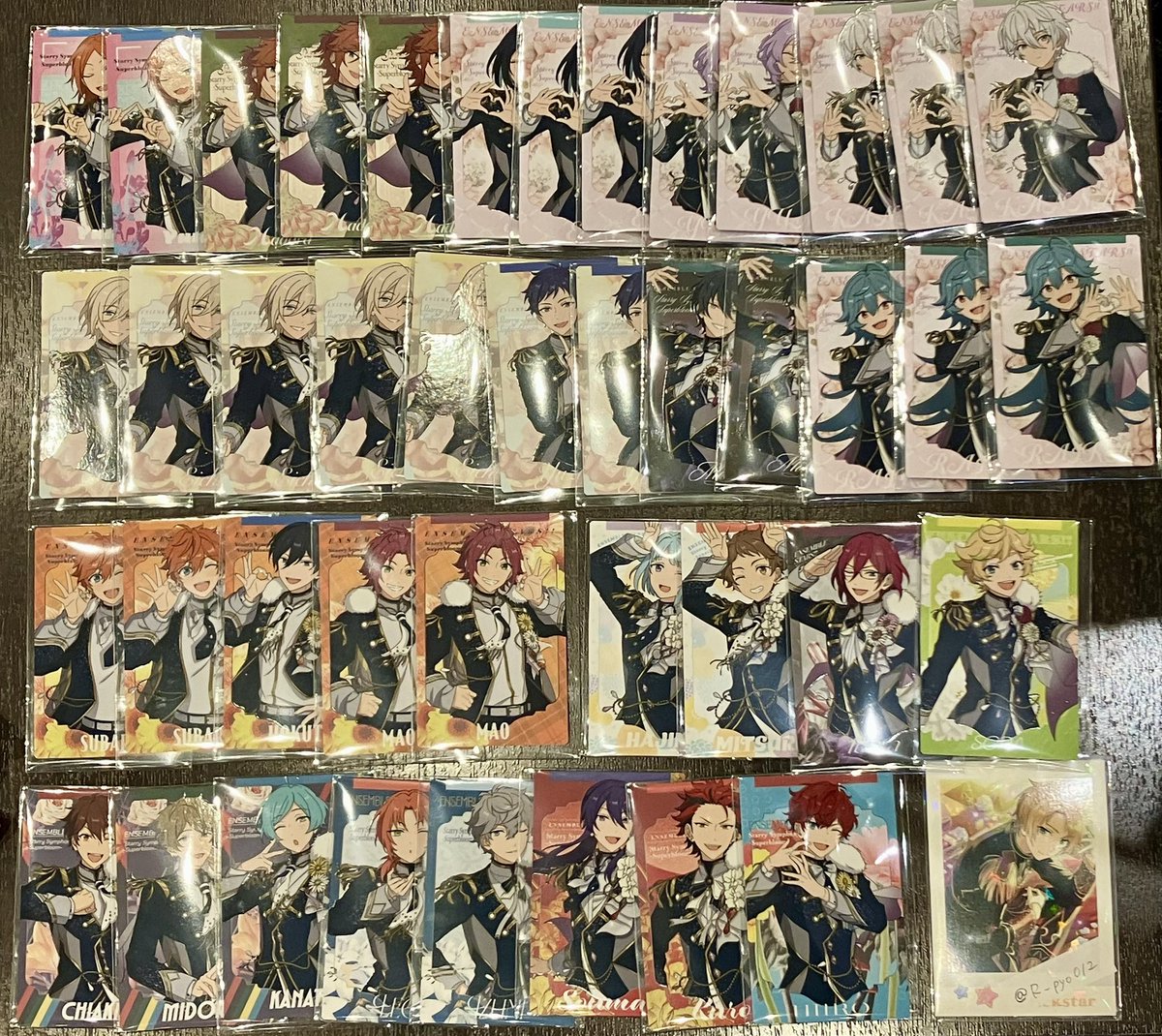 R_pyo012's tweet photo. 【交換】あんスタ スタフォニ カード コレクション

譲:一彩 千秋 翠 奏汰 紅郎 颯馬 光 創 レオ 泉 スバル2 北斗 真緒2 茨 宙 英智5 弓弦2  みか2 ゆうた2 斑3 エス3 ユメ2 カンナ3
 ライカ3

求:ニキ 友人分で零、薫、敬人、凛月

本日ライビュMOVIX柏の葉、23.24日越谷レイクタウンお手渡し出来ます https://t.co/tEPUymfZxn