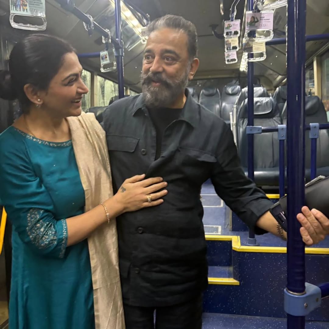 Kamaladdict7's tweet photo. sharing the experience and learn yet again about cinema from the encyclopedia of cinema himself, it cant be a better learning experience. With the greatest of all @ikamalhaasan sir sharing his own thoughts &amp; we the eager students of the Master grasping the knowledge for better❤️ https://t.co/pmRJqbWij0