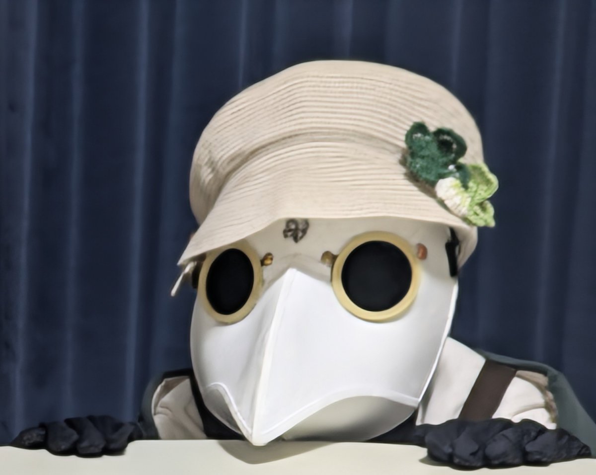 tabibito_sarina's tweet image. #三連休はフォロワーさんが増えるらしい 
こんにちは。
ペストマスクを被る緑の旅人、名をサリナと申します。
四葉のクローバーのように小さな幸せをお届けしながら、イベントに参加したり、絵を描いたり……相棒のレイカさんと共に巡っています。
この機会に是非知っていただければと思います。