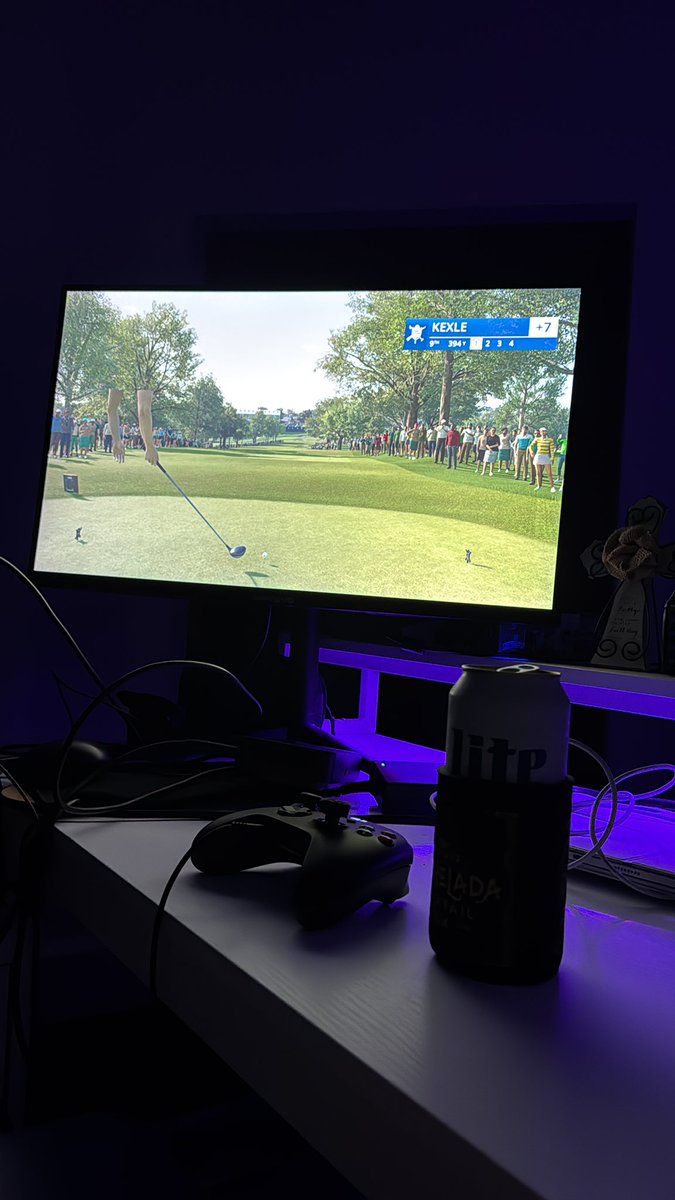 GaryTaylorlives's tweet image. Guys being dudes playing online pga 23 #XboxLiveGamePass