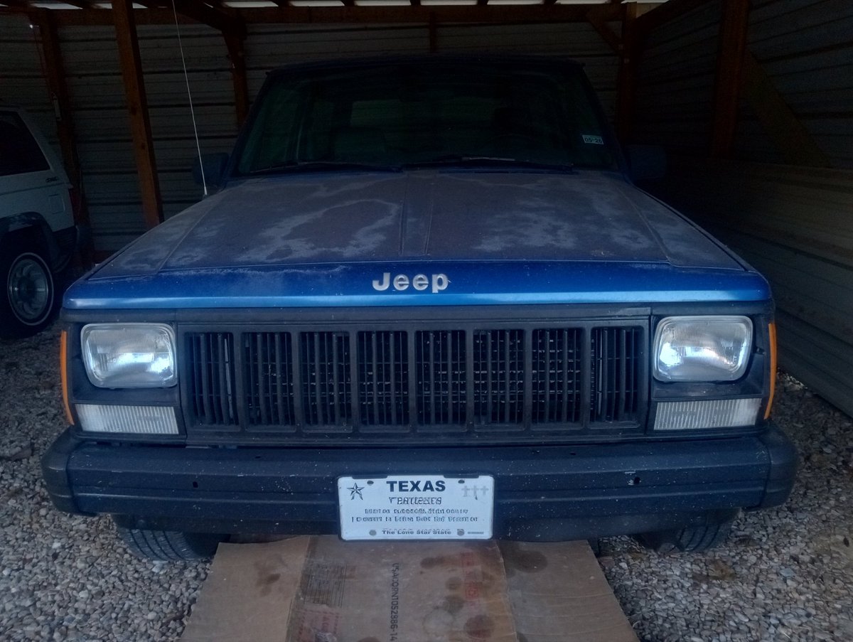 CaraparC's tweet image. 1990 XJ Jack &amp;amp; 1994 XJ Dan
#FrontEndFriday #JackJeep #DanJeep #JeepCherokeeXJ #Jeep #Cherokee #XJ #JeepCherokee #JeepXJ #CherokeeXJ