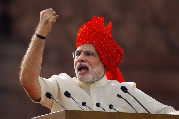 हमारे देश के आदरणीय प्रधान मंत्री जी ने कहा था क्या कारण है कि डॉलर के मुक़ाबले रुपया कमजोर होता जा रहा है पतला होता जा रहा है ये ऐसे नहीं होता मै सत्ता में बैठा हूं में जनता हूं।

तो महोदय अब क्या कारण है  अब देश सुरक्षित हाथों में है देश का नेतृत्व मजबूत लोग कर रहे हैं फिर क्या