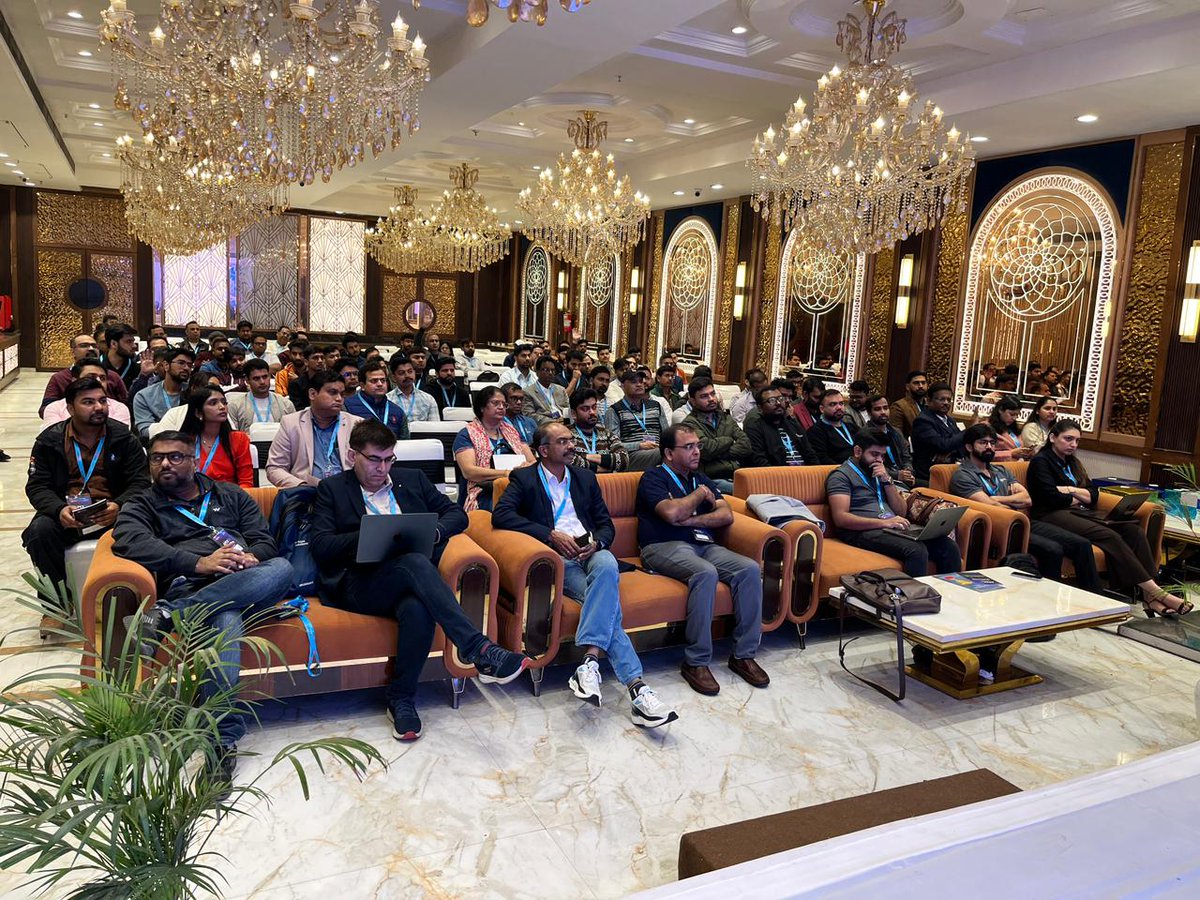 inoaug's tweet image. 🌟 Kickstart APEX AI Days 2025 with an inspiring keynote from Sanjeev Chauhan, VP &amp;amp; Country Leader – Solution Engineering at Oracle. With deep expertise in tech, cloud, and AI, he’ll set the stage for an exciting day of innovation! 🚀

#APEXAIDays #Oracle #LowCode #GenAI