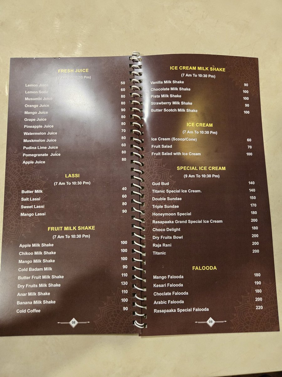 kushi_grafixx's tweet image. Its so much fun to JUDGE the heck out of Restairant Menus!

But this one, 

Stood out very well.

- Minimal
- Clearly Legible
- Good use of colors
- Simple, yet effective.

What do you think can be made better?