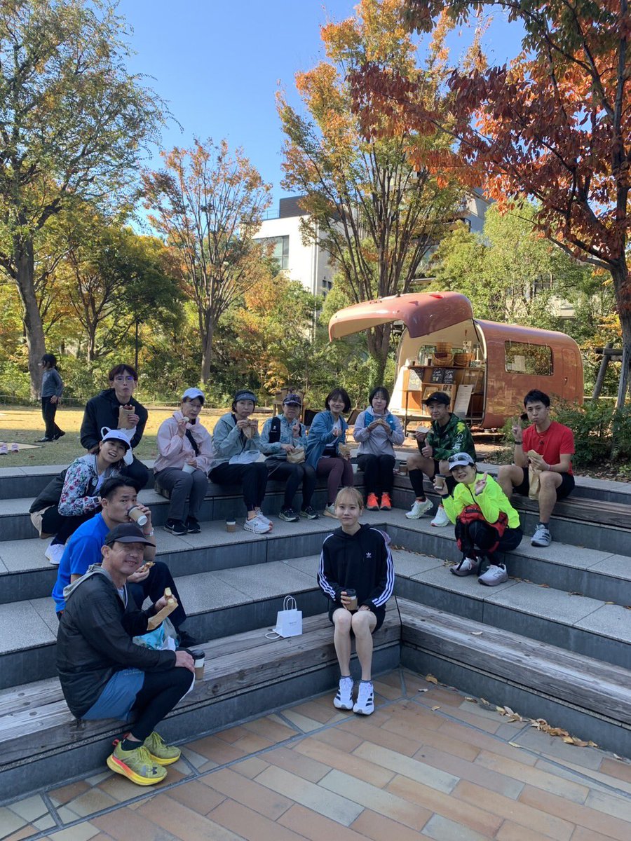 JOGLIS's tweet image. 11月22日(土)《JOGLISおやつラン〜表参道&amp;amp;イチョウ並木RUN〜》終了しました！

次回のおやつランは12月23日（火）、煌めく六本木のイルミネーションを見に行きます🌟

イベントの詳細・お申し込みはジョグリスのHP・イベントページからお願いします🐿️