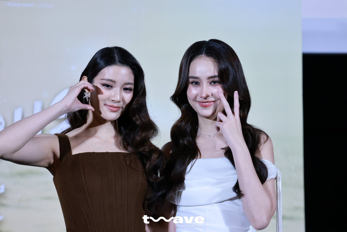 twavebyku's tweet image. จินนี่-เจน่า ช่วงสัมภาษณ์ งาน &quot;Poisonous Love Final Episode&quot;

ENDLESS LOVE
#PoisonousLoveFinalEP #พิษรัก
#ginnynatnicha #aangelinaass #GinJay