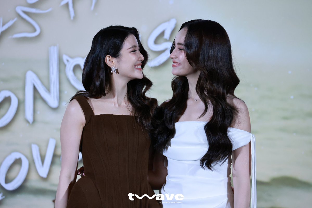 twavebyku's tweet image. จินนี่-เจน่า ช่วงสัมภาษณ์ งาน &quot;Poisonous Love Final Episode&quot;

ENDLESS LOVE
#PoisonousLoveFinalEP #พิษรัก
#ginnynatnicha #aangelinaass #GinJay
