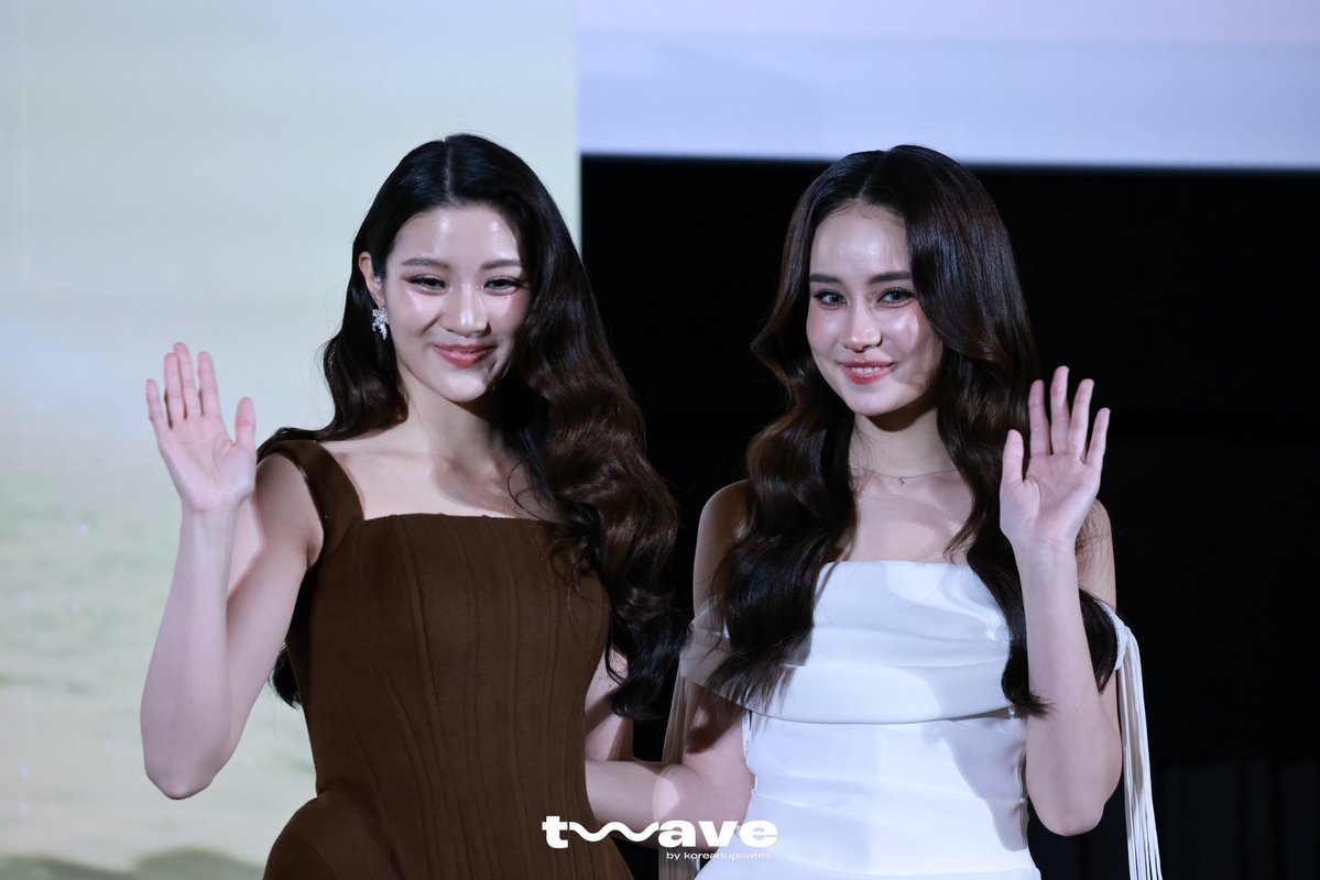 twavebyku's tweet image. จินนี่-เจน่า ช่วงสัมภาษณ์ งาน &quot;Poisonous Love Final Episode&quot;

ENDLESS LOVE
#PoisonousLoveFinalEP #พิษรัก
#ginnynatnicha #aangelinaass #GinJay