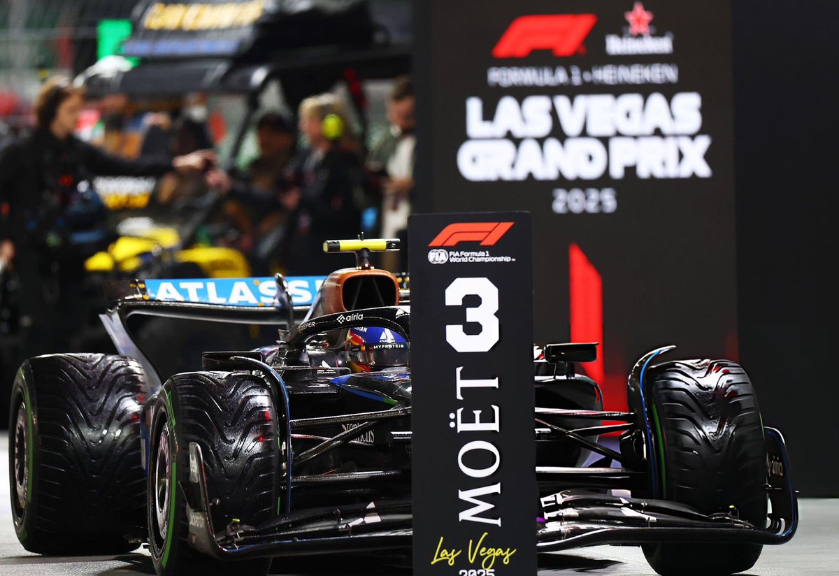 efilda55's tweet image. Sparkles                               gives you P3🦄✨