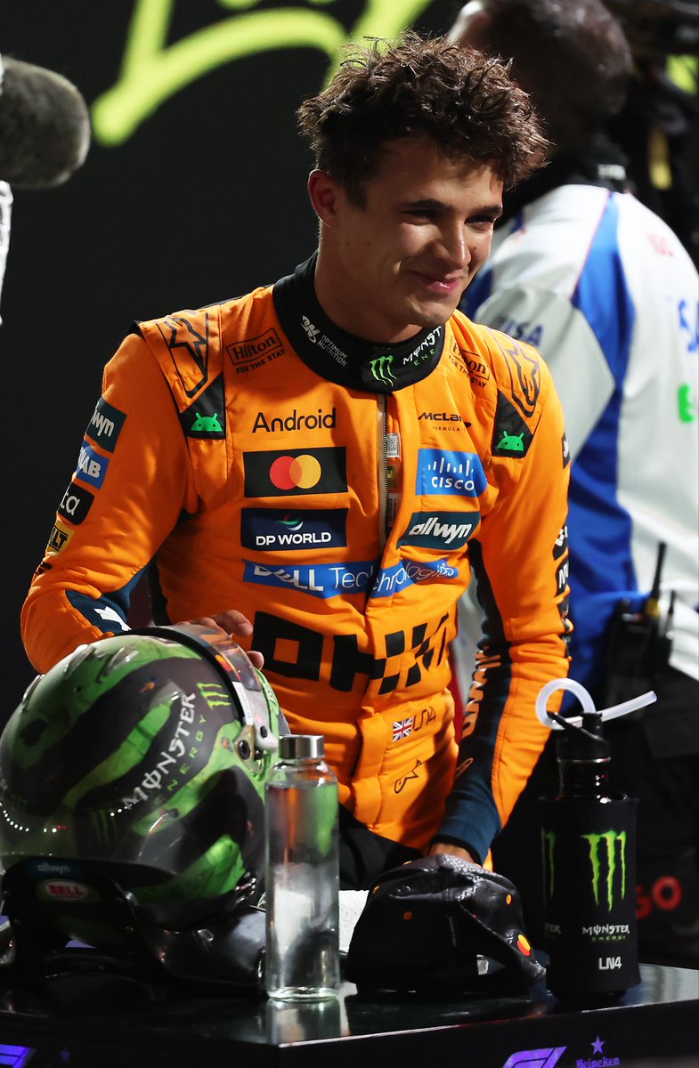 McLarenF1's tweet image. Feeling good ☺️

#McLaren | #LasVegasGP 🎲