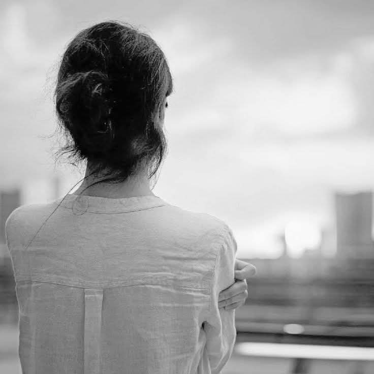 « Vos préjugés sont vos fenêtres sur le monde. Nettoyez-les de temps en temps, ou la lumière n'entrera pas. »
(Isaac Asimov)
📷 (Credit photo : non reconnu)