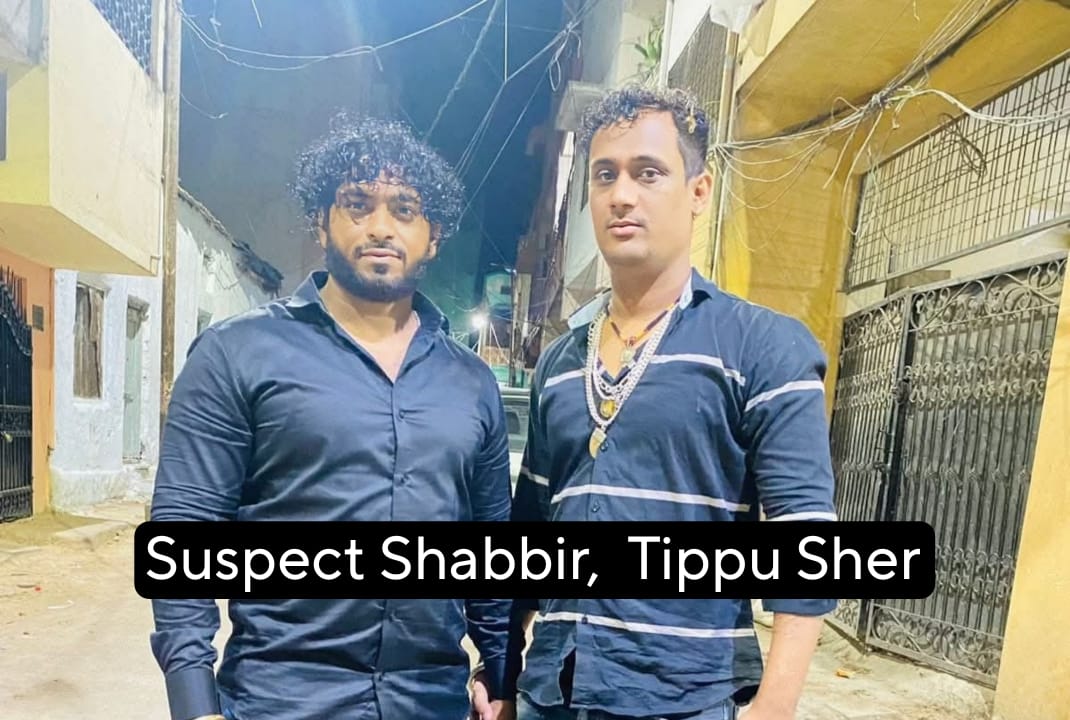 Bavazir_network's tweet image. Late-Night Clash Between Two Groups Near Masjid Qutub Shahi in #MuradNagar, #AsifNagar Police Limits

A violent clash broke out late last night between two groups in Murad Nagar, near Masjid Qutub Shahi (#ChotiMasjid), under the Asif Nagar Police limits.

#Videos and #CCTV