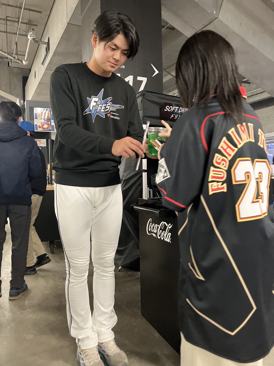 ドリンクブースに #濵田泰希 選手発見🥤 #FFES2025 #lovefighters