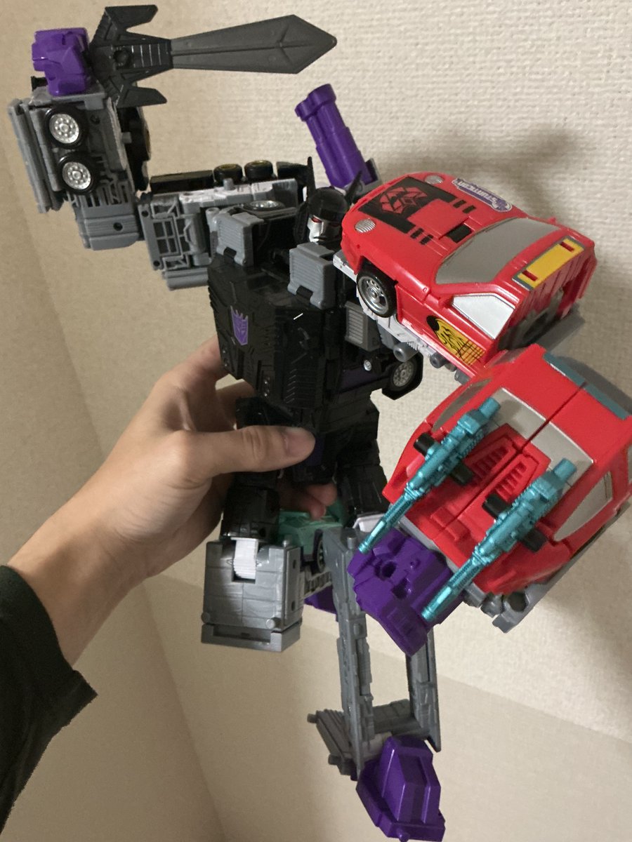 haluTF's tweet image. メナゾールを手に持った時の重みとボリュームがヤバい
何時間でも遊んでたくなるわ

#トランスフォーマー
#Transformers