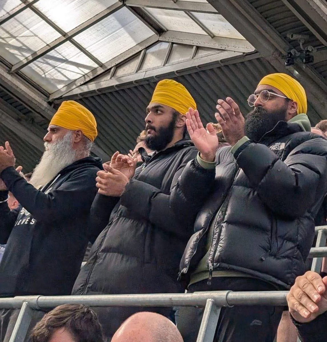 pedalsingh's tweet image. HAPPY 21st BIRTHDAY SATNAM 

He’s not with us today! Busy working on the F1 Grand Prix in Las Vegas! 😍
Have the most amazing day son! 
The family are so proud of you ❤️ 

See you next week! 
We will have some Samosas to celebrate 🤣 at #SamosaSaturday.