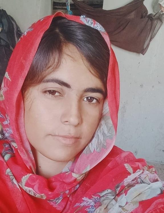 Jam__Baloch's tweet image. She is just 15, a minor student from a war-torn village who sought life and a future away from her hometown, which was burned to ashes. Pakistani forces stormed her house last night and forcibly disappeared Nasreena #Baloch. What a shame!!!