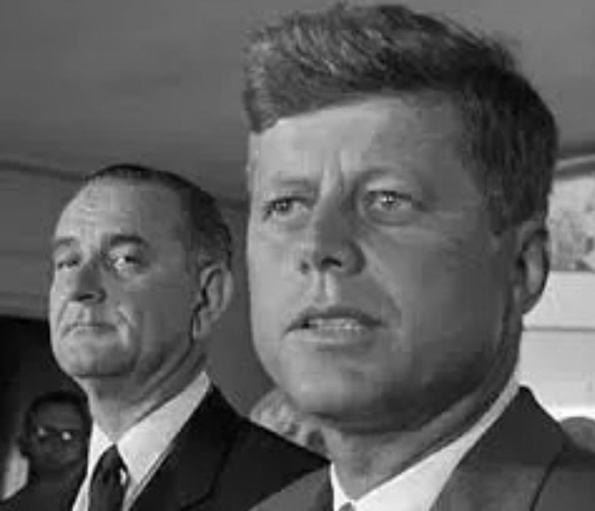 RogerJStoneJr's tweet image. 62 years ago today Vice President Lyndon Johnson, with the assistance of the CIA, Organized Crime,the Secret Service and big Texas oil orchestrated the murder of President John F. Kennedy 

I used fingerprint evidence, eye -witness evidence, and deep Texas politics to layout the…