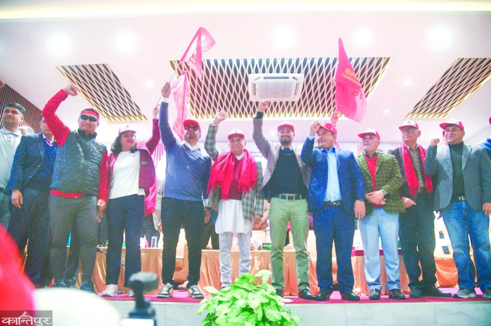 सातवटा फौजदारी मुद्दा लागेर राजनीतिका लागि योग्य बनेका पटके अभियुक्त एमाले भोलेन्टियर फोर्सका कमान्डर बनेका छन, राजनीतिका लागि चाहिने सबैभन्दा ठूलो योग्यता यही नै त भएको छ नेपालमा