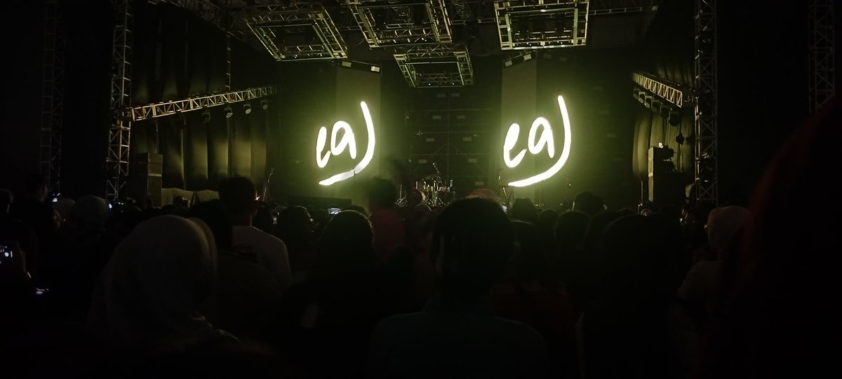 ddywji's tweet image. JUJUR AKU BAHAGIA BGT SMLM. buat para kakak kakak donatur, sekali lg aku ucapin makasih banyak ya, aku jd bisa nikmatin kegilaan tadi malam 😭😭😭😭😭😭 walau paginya agak ambruk tp aku bener-bener bersyukur bgt bisa jadi bagian dari kalian