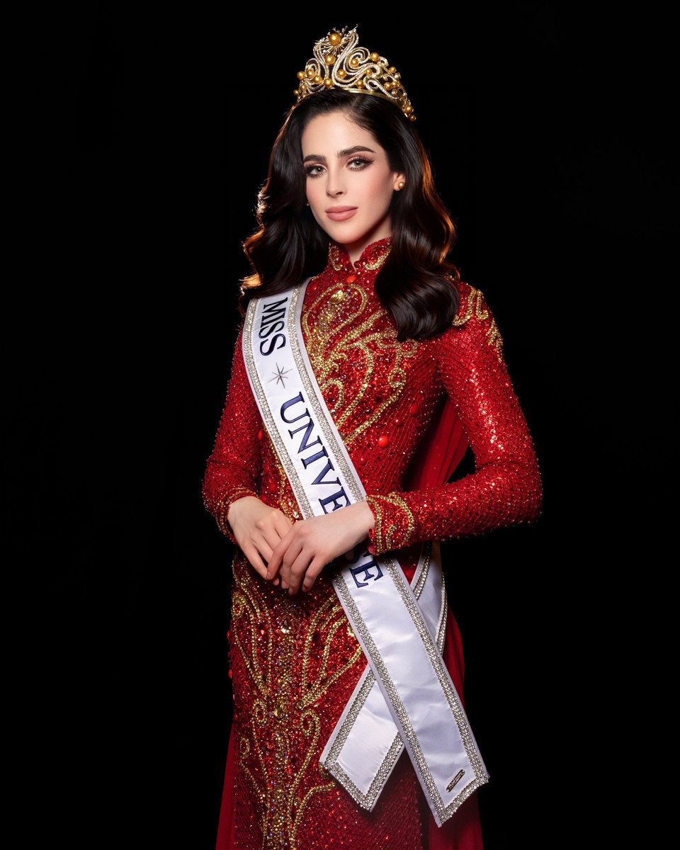 PopCrave's tweet image. Miss Mexico stuns as Miss Universe 2025.