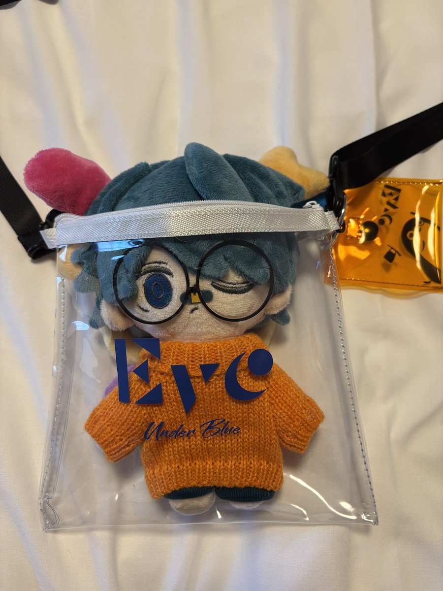 C82981597's tweet photo. ウサハナの耳生えた笑 https://t.co/PtPoN6oGGt