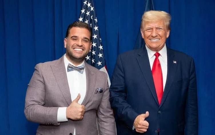 معالي #مارك_سافايا 

مبعوث الرئيس الأميركي ترامب إلى العراق
 
نعم 
#العراق و #أمريكا 
شركاء وانتم من جلبتم الديموقراطية للعراق !

معقووووووولة
يا جناب المبعوث 
ان يُسخر العراقيين للانتخابات 
كي يشكل قاآني حكومة الحاكمية الولائية للعراق 
ومن خدعك ان صاحبك ببعيد عنها

يا سيدي