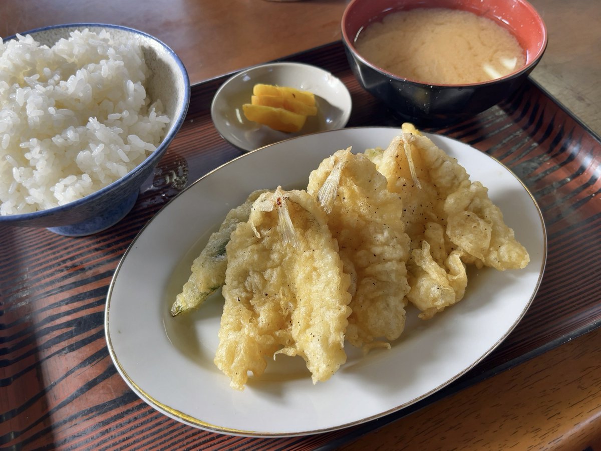 udon01410141's tweet image. 香取郡東庄町・利根食堂、天ぷらライス。じんわりとうまい。定期的に食べたくなる