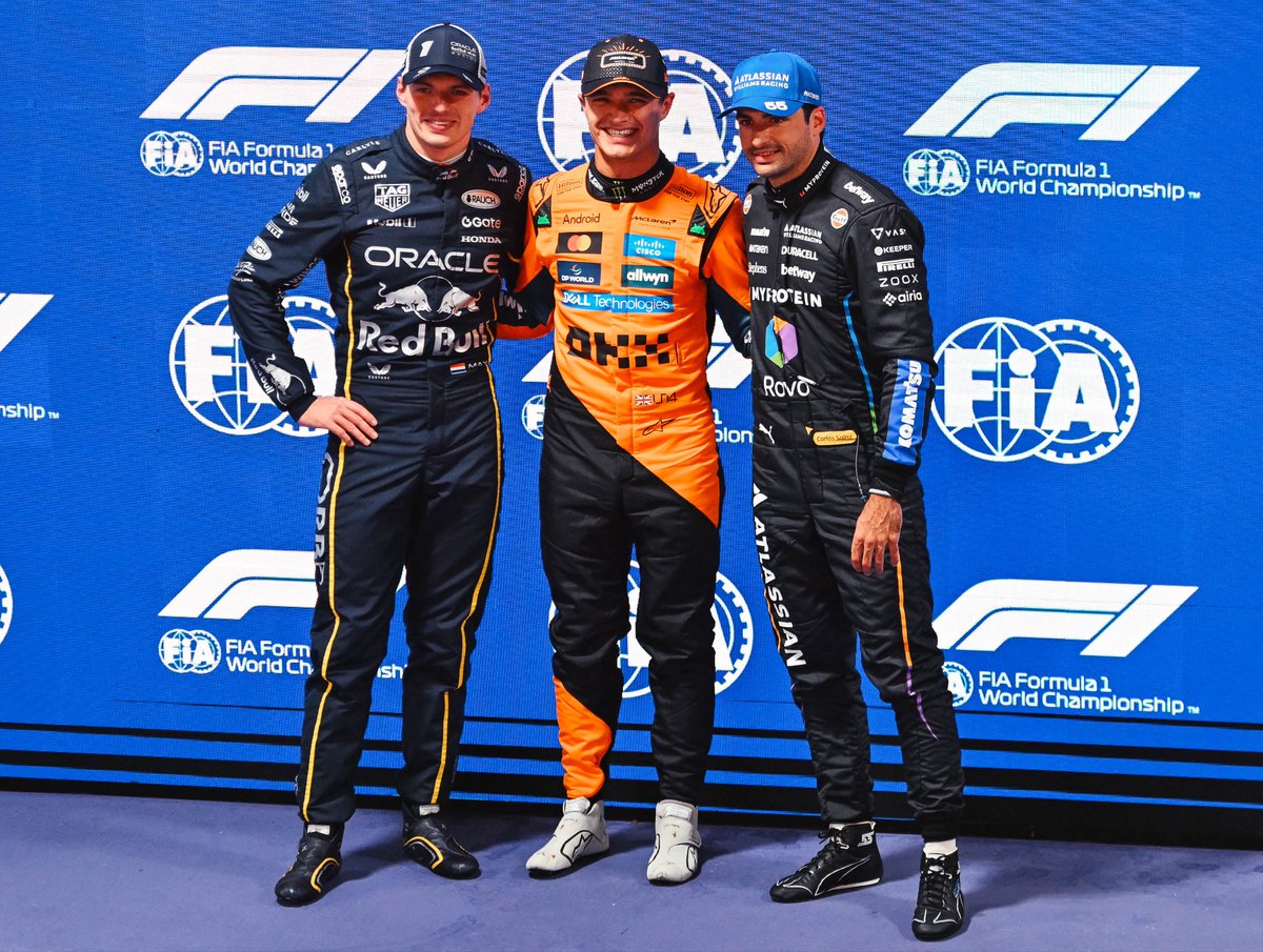 McLarenF1's tweet image. Looking to move in one direction tomorrow…🏆

#McLaren | #LasVegasGP 🎲