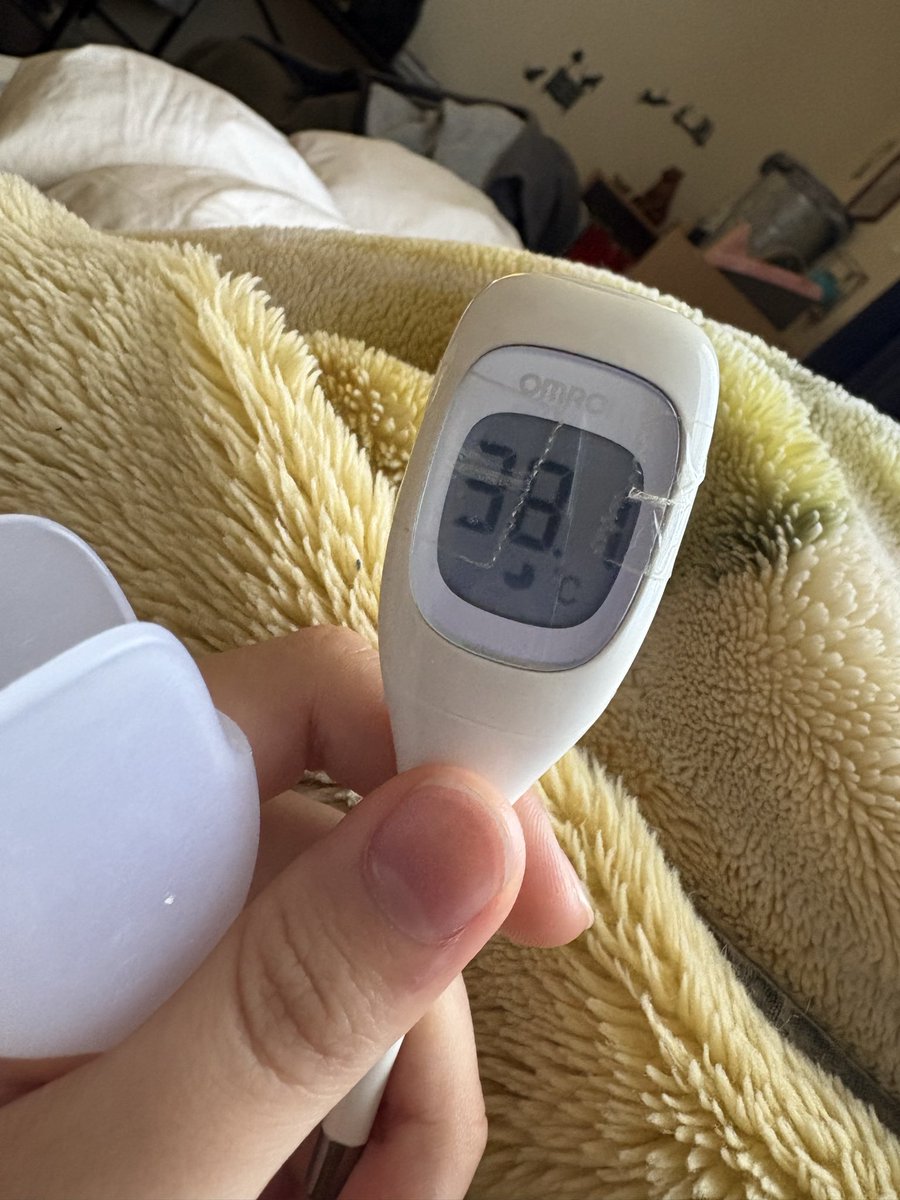 Eg_toki's tweet photo. 帰省して発熱、やばい明日帰らないと https://t.co/nDvLTEfRMe