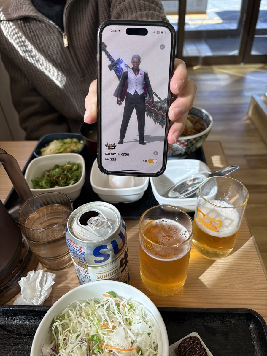 elvin_smith_m_h's tweet image. 誘ったら来てくれた！
飲みながらメルゼナ、もう酔拳です😇

#MHNow
