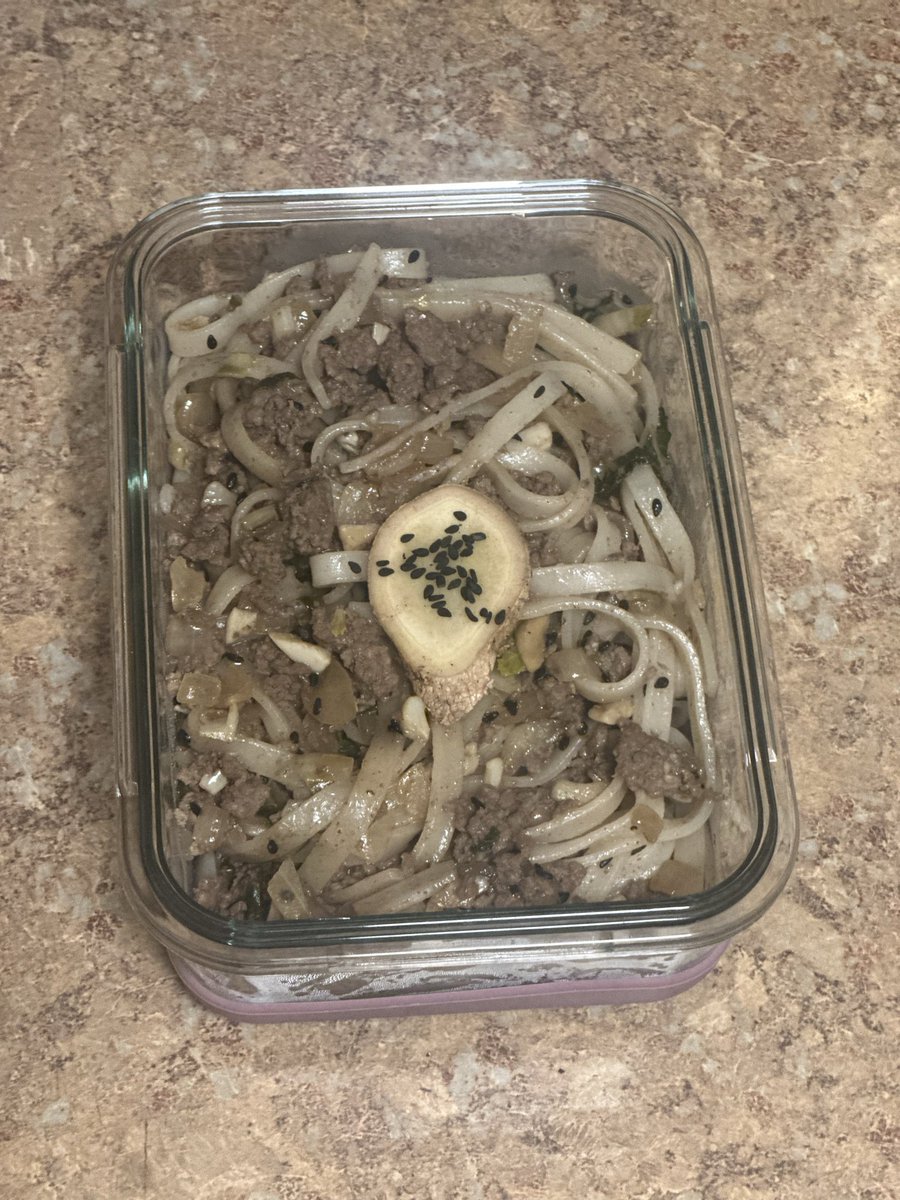 DanaReneeKing's tweet photo. Meal preps. 
Boy do these come in handy. #mealprep #dknycandyapple #dknycandyapple #innercore #patrollingthewind. #whatsfordinner https://t.co/JXhavsPa5c