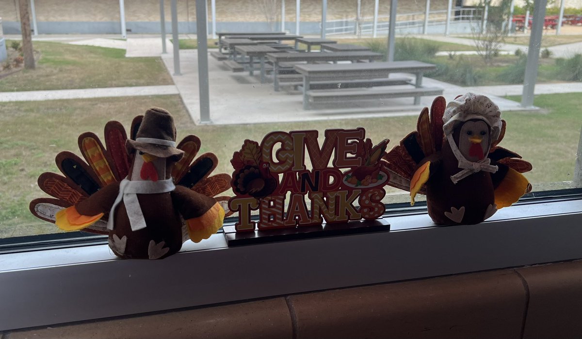 wbrayhs's tweet image. We are very THANKFUL to have Nurse Kate Brennan taking care of our TEXAN Community!  Thank you for all you do to support our students and staff. You truly make our campus better. 🩺✨