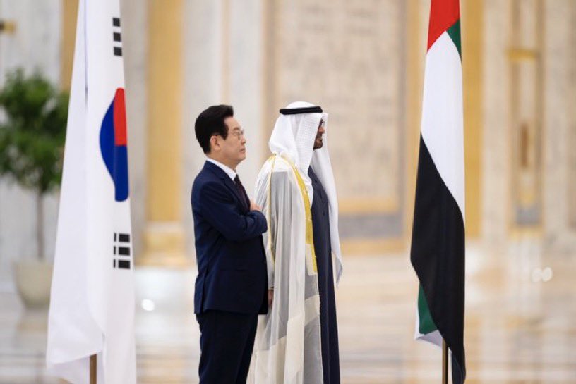 SarahMAlhosani's tweet image. In  just 72 hours, Abu Dhabi welcomed the President of Korea, the Prime Minister of Canada and the President of Finland. It is a clear signal of confidence in the UAE’s model under the leadership of His Highness MBZ. These visits reflect expanding cooperation in the economy,…