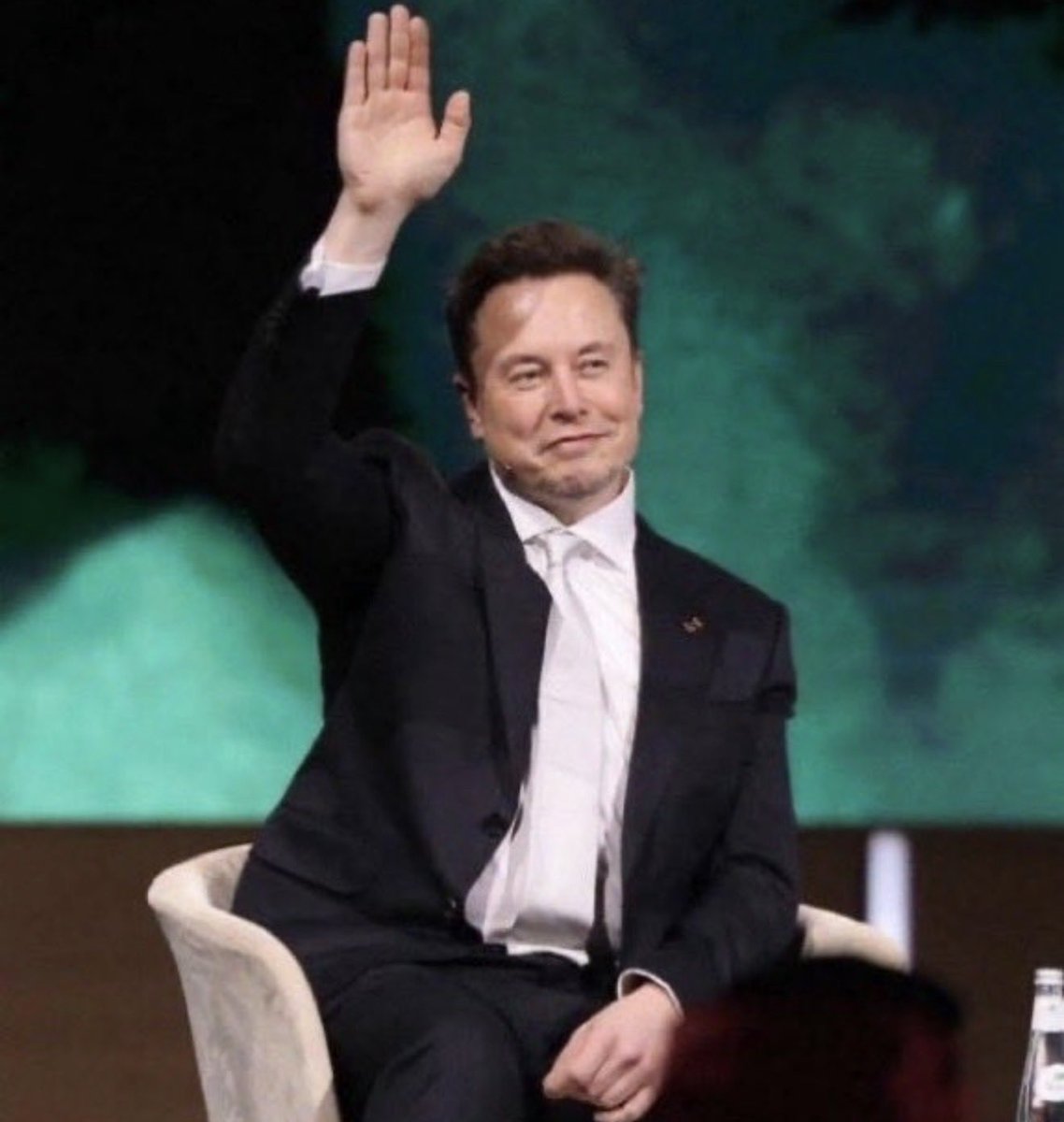 MAGAVoice's tweet image. BREAKING 🚨 Elon Musk just called for the release of Derek Chauvin immediately. This is a HUGE win

I ABSOLUTELY AGREE WITH ELON MUSK