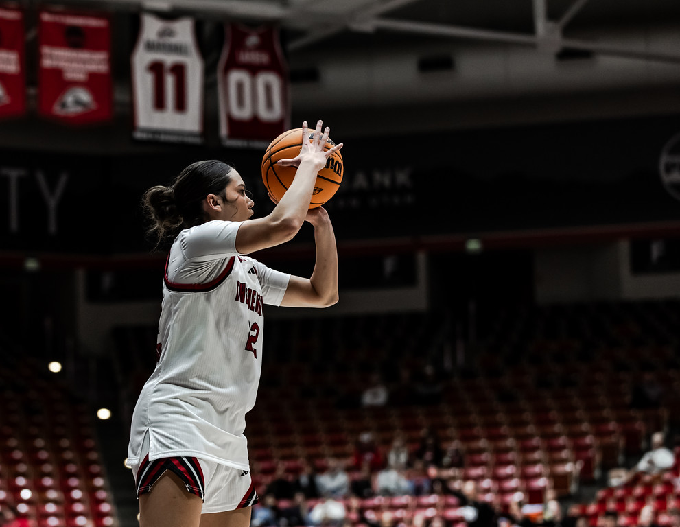 SUUWBasketball's tweet photo. Thunderbirds Fend Off Cal Poly in 85-80 Overtime Contest

🗞️: https://t.co/zRo4ttOtJK

#TBirdNation ⚡️ #RaiseTheHammer https://t.co/B2tCBVJIai