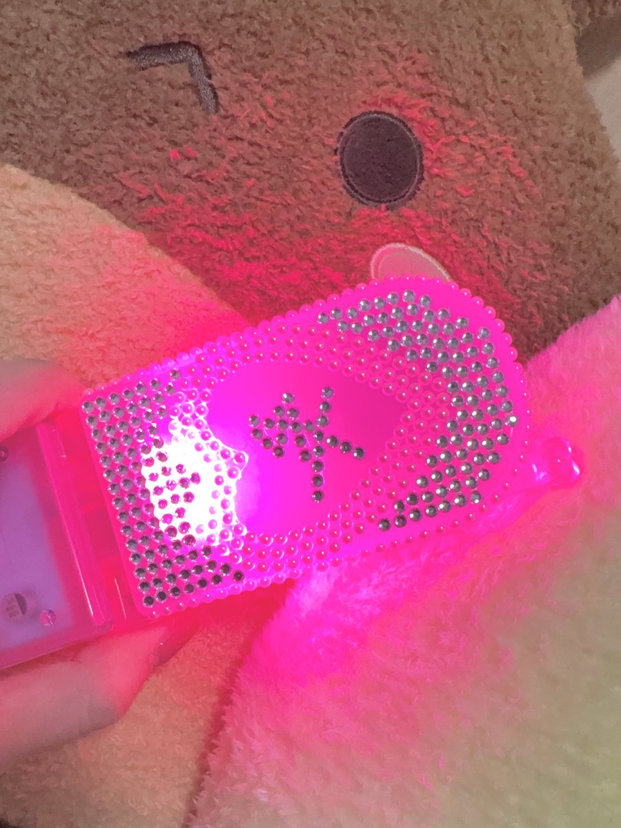 人生で初めてデコったのでお子ちゃまレベル🥲 ガラケーとは無縁の人生