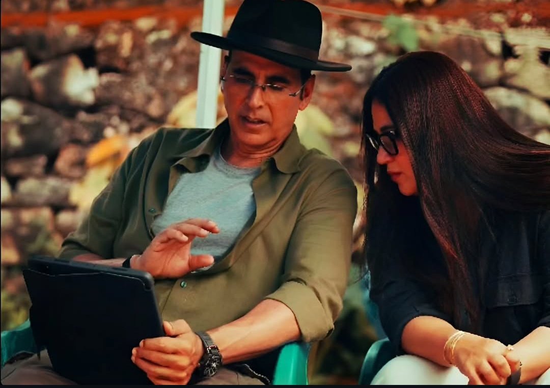 akki_dhoni's tweet image. Most awaited movie of #AkshayKumar is Bhoot Bungla. He is looking so smart here. Priyadarshan making banger like OG Bhool Bhulaiya😍🔥