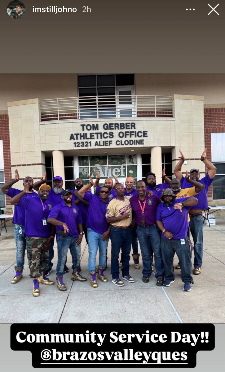 The Bruhz showed up deep for the Alief ISD Turkey Drive today! Nothing like seeing service, strength, and brotherhood in full force.

Manhood • Scholarship • Perseverance • Uplift
Proud to serve the community we love.

🟣🐶 RQQ!
#KTTEEV #OmegaPsiPhi #Service #AliefProud
